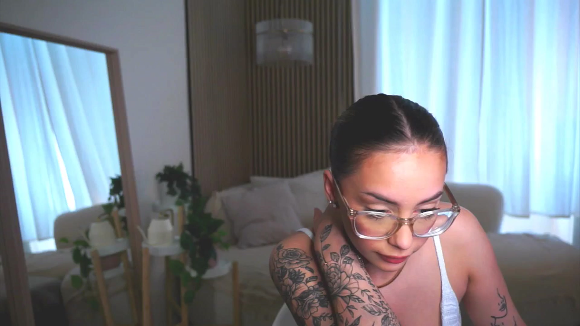 Gallery image thumbnail from Naomii18's myfreecams stream on, 05/14/2025, 09:41 image 7 of 20