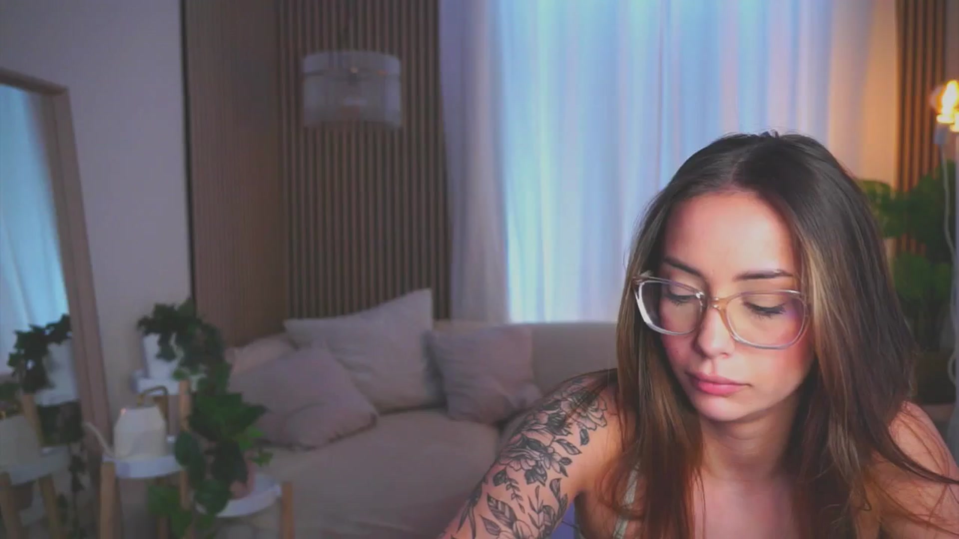 Gallery image thumbnail from Naomii18's myfreecams stream on, 05/15/2025, 11:54 image 8 of 20