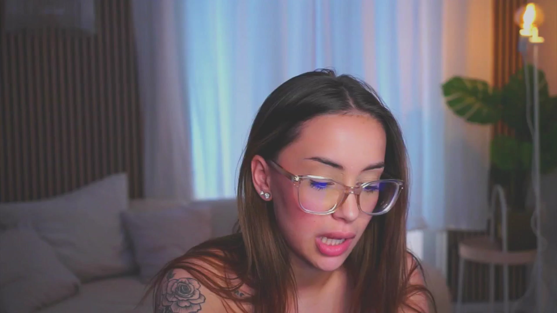 Gallery image thumbnail from Naomii18's myfreecams stream on, 05/15/2025, 11:54 image 13 of 20