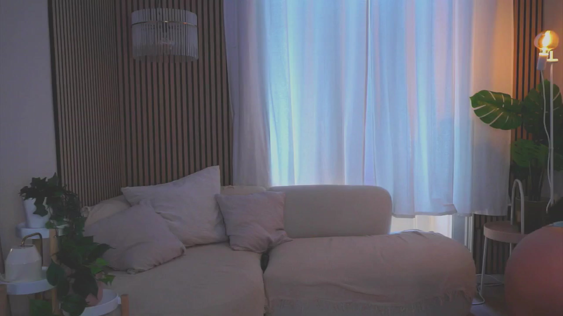 Gallery image thumbnail from Naomii18's myfreecams stream on, 05/15/2025, 11:54 image 15 of 20
