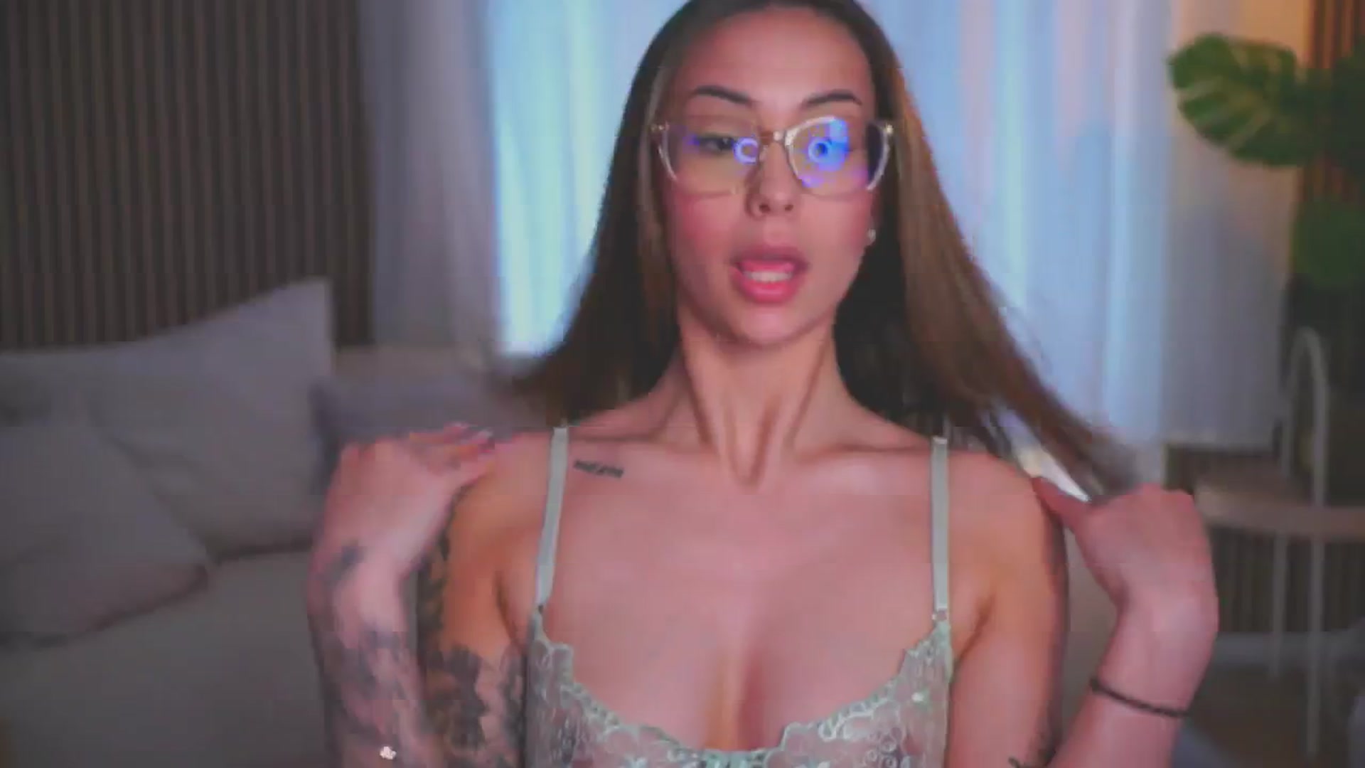 Gallery image thumbnail from Naomii18's myfreecams stream on, 05/15/2025, 11:54 image 10 of 20