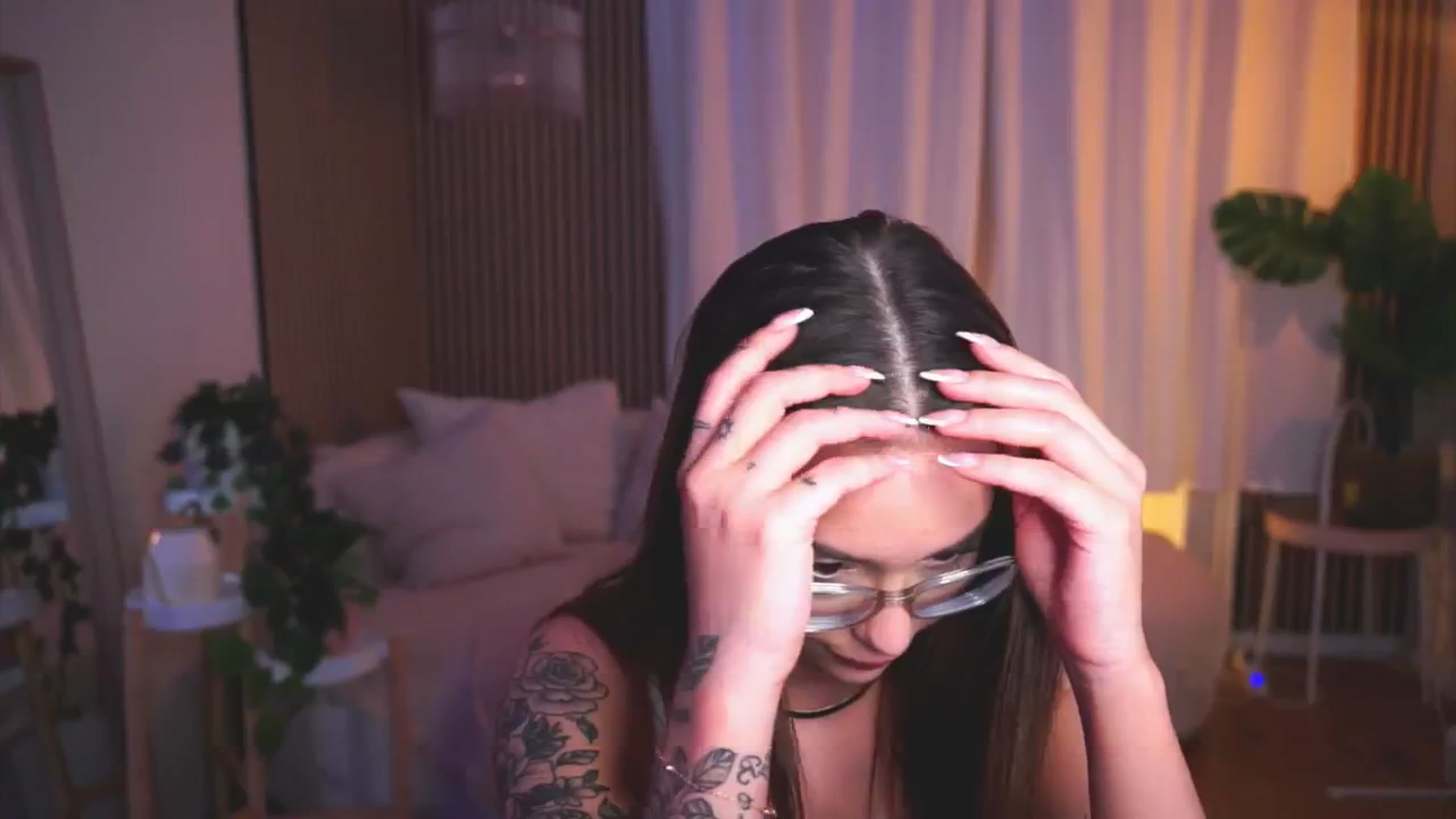 Gallery image thumbnail from Naomii18's myfreecams stream on, 05/16/2025, 19:36 image 8 of 20