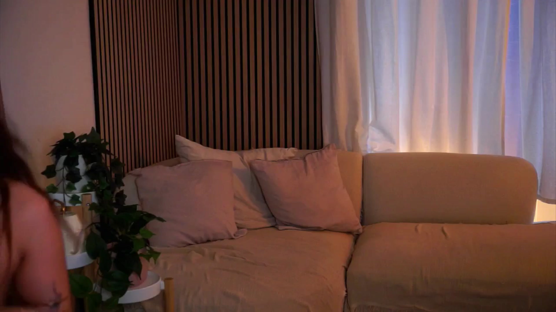 Gallery image thumbnail from Naomii18's myfreecams stream on, 05/21/2025, 13:59 image 17 of 20
