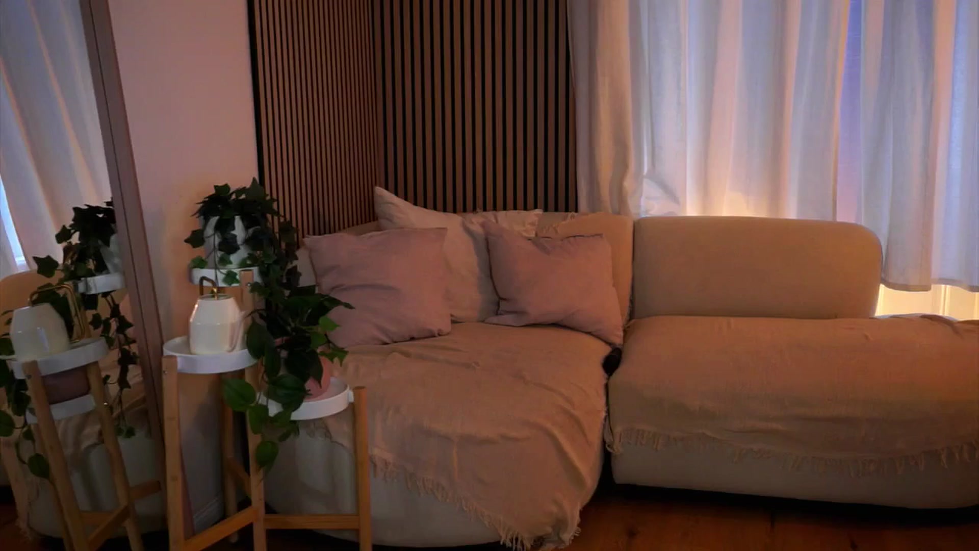 Gallery image thumbnail from Naomii18's myfreecams stream on, 05/21/2025, 15:56 image 9 of 20