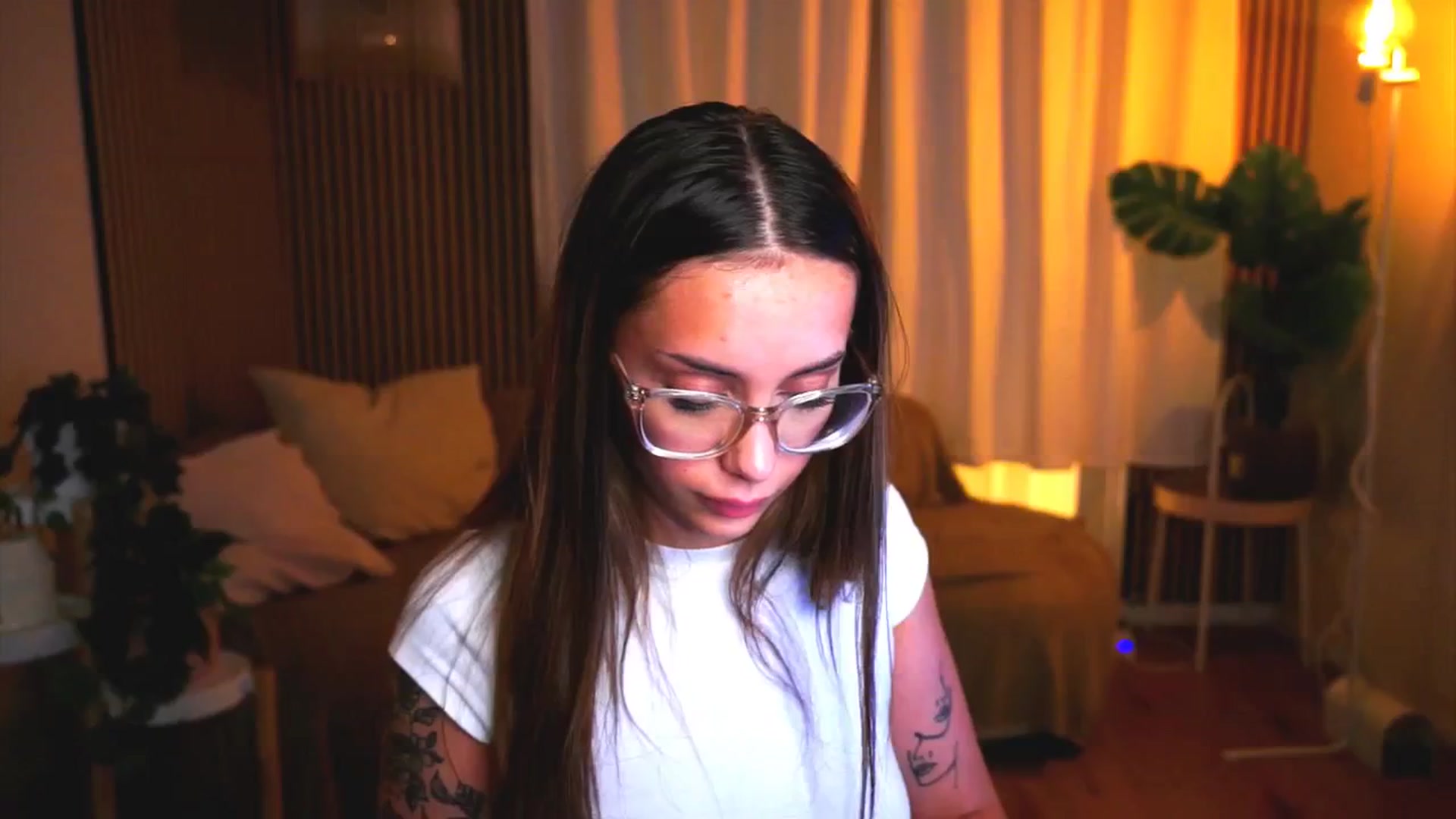 Gallery image thumbnail from Naomii18's myfreecams stream on, 05/25/2025, 20:55 image 11 of 20