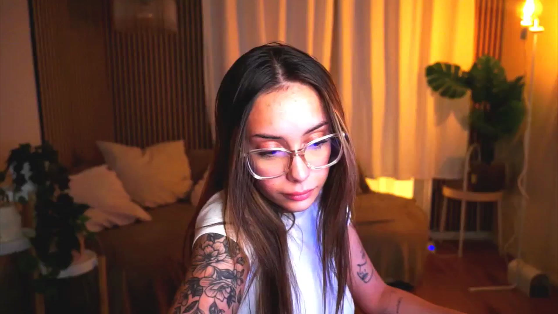 Gallery image thumbnail from Naomii18's myfreecams stream on, 05/25/2025, 20:55 image 12 of 20
