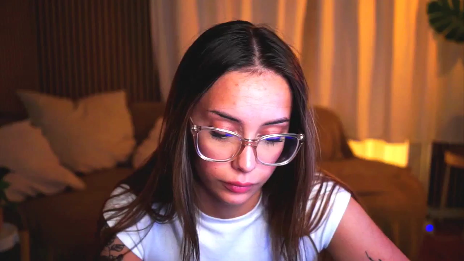 Gallery image thumbnail from Naomii18's myfreecams stream on, 05/25/2025, 20:55 image 6 of 20