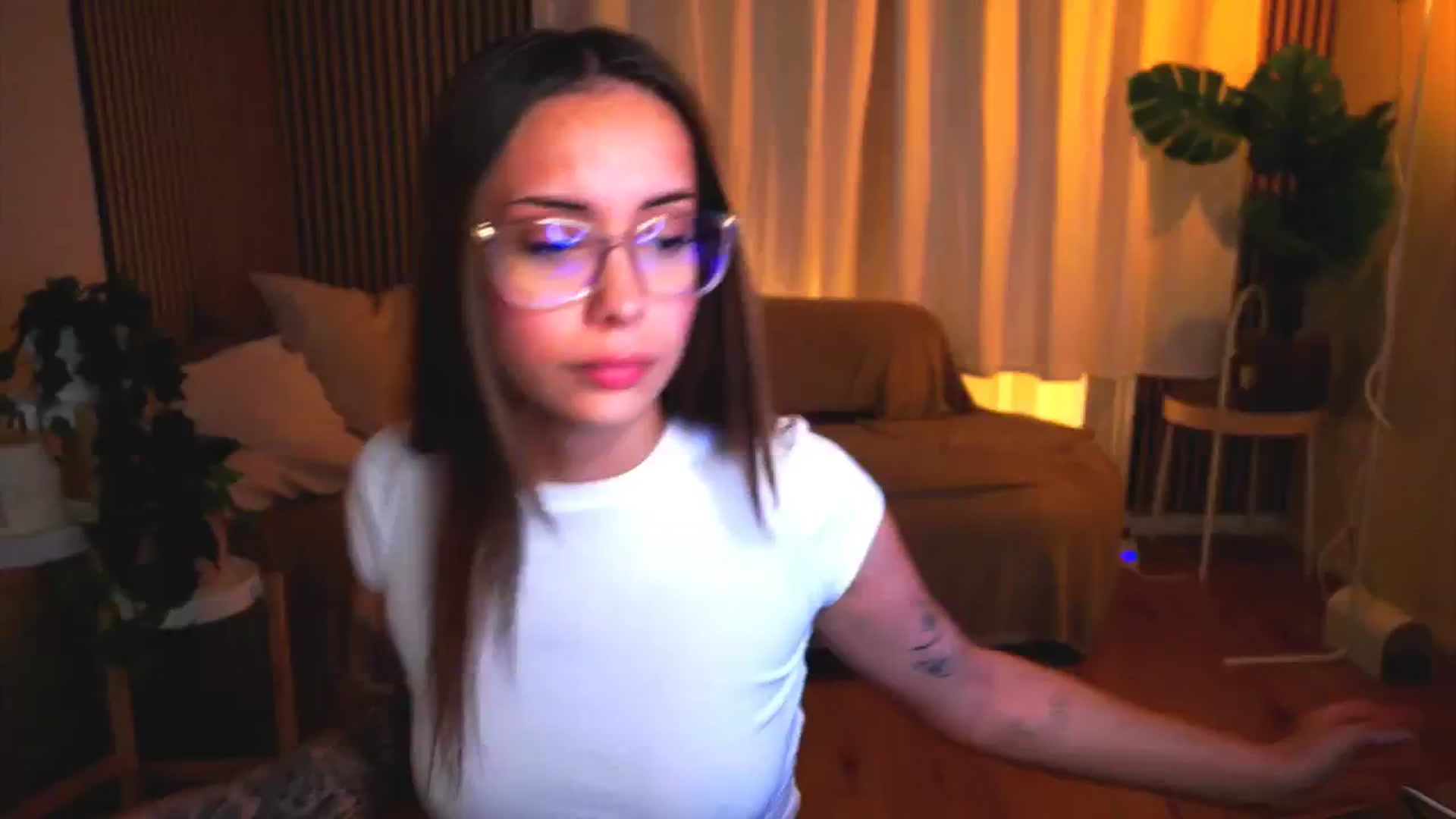 Gallery image thumbnail from Naomii18's myfreecams stream on, 05/25/2025, 20:55 image 2 of 20