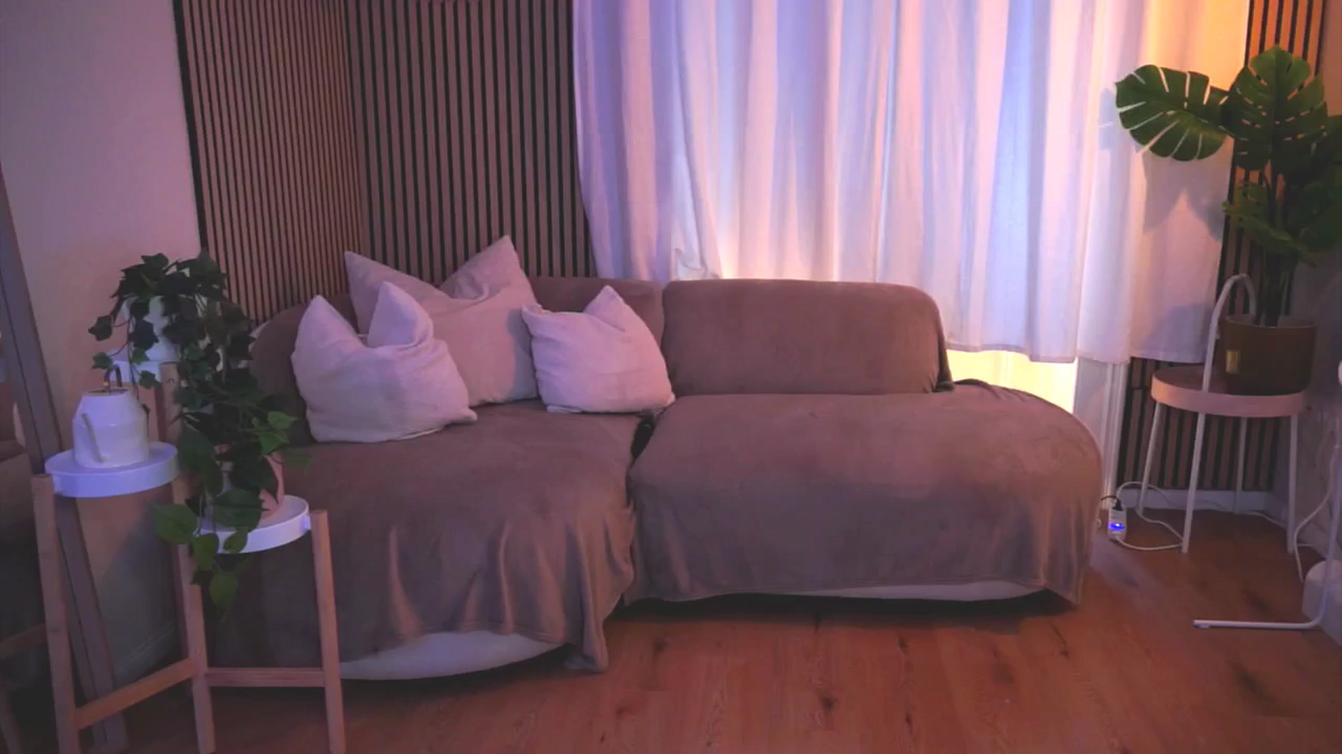 Gallery image thumbnail from Naomii18's myfreecams stream on, 05/28/2025, 16:44 image 14 of 20