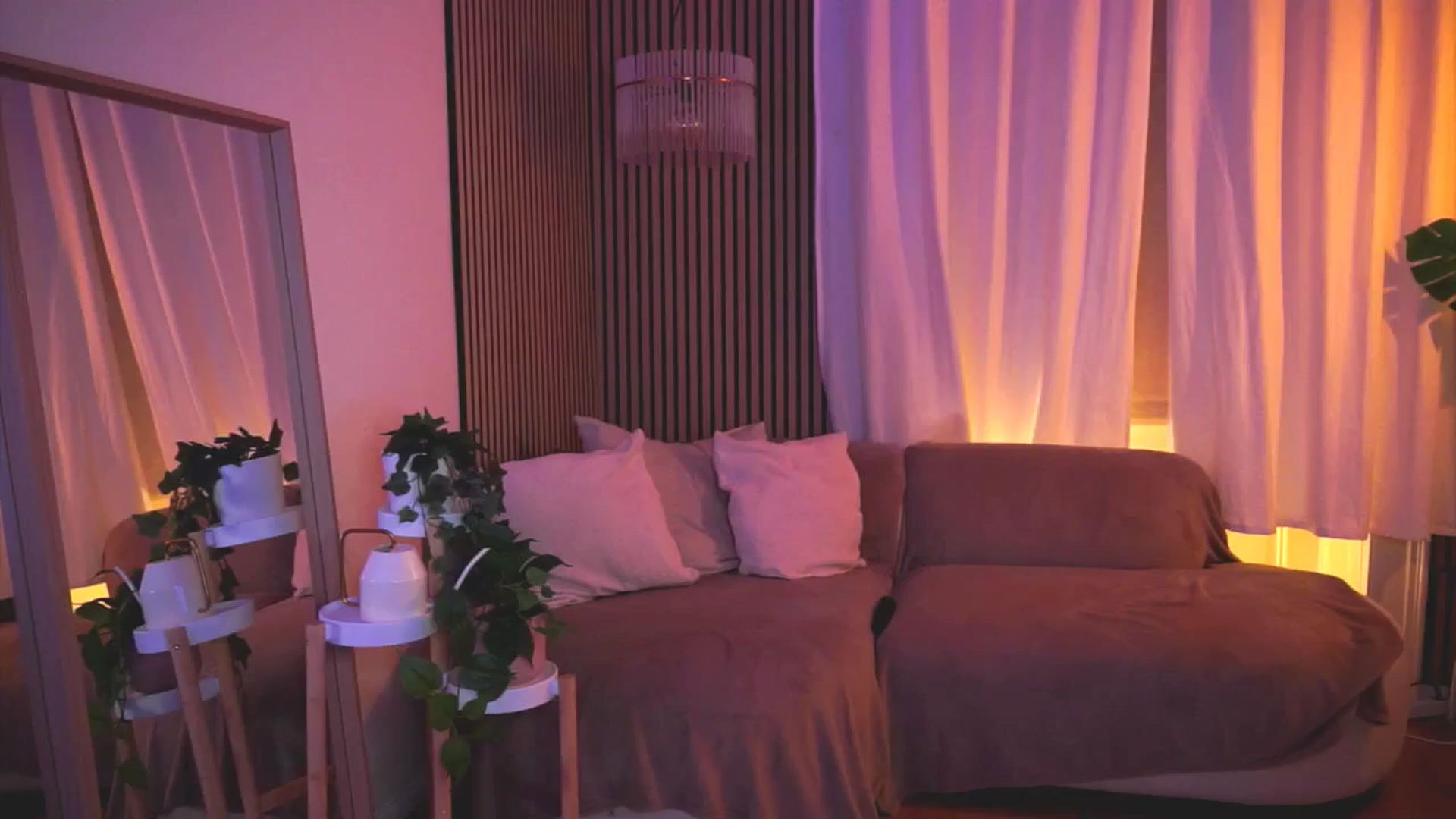 Gallery image thumbnail from Naomii18's myfreecams stream on, 05/30/2025, 21:42 image 3 of 20