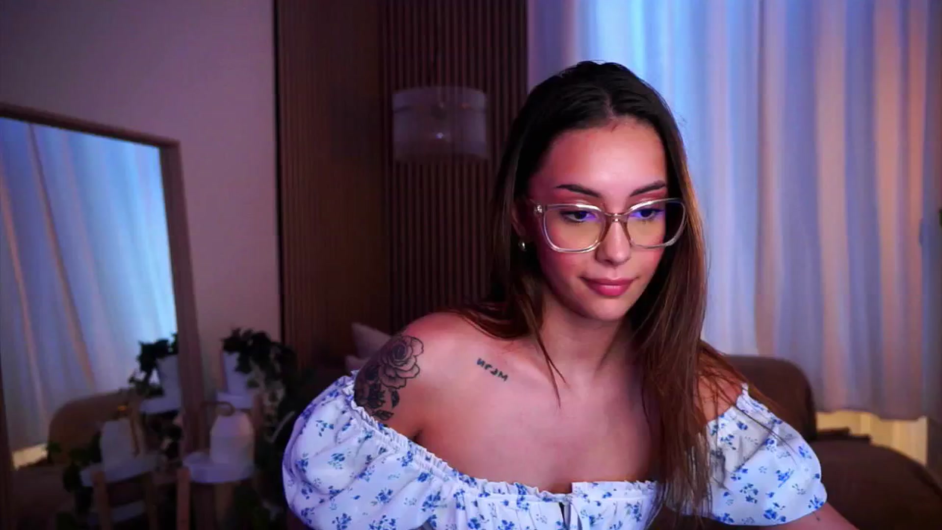 Gallery image thumbnail from Naomii18's myfreecams stream on, 06/03/2025, 17:58 image 5 of 20