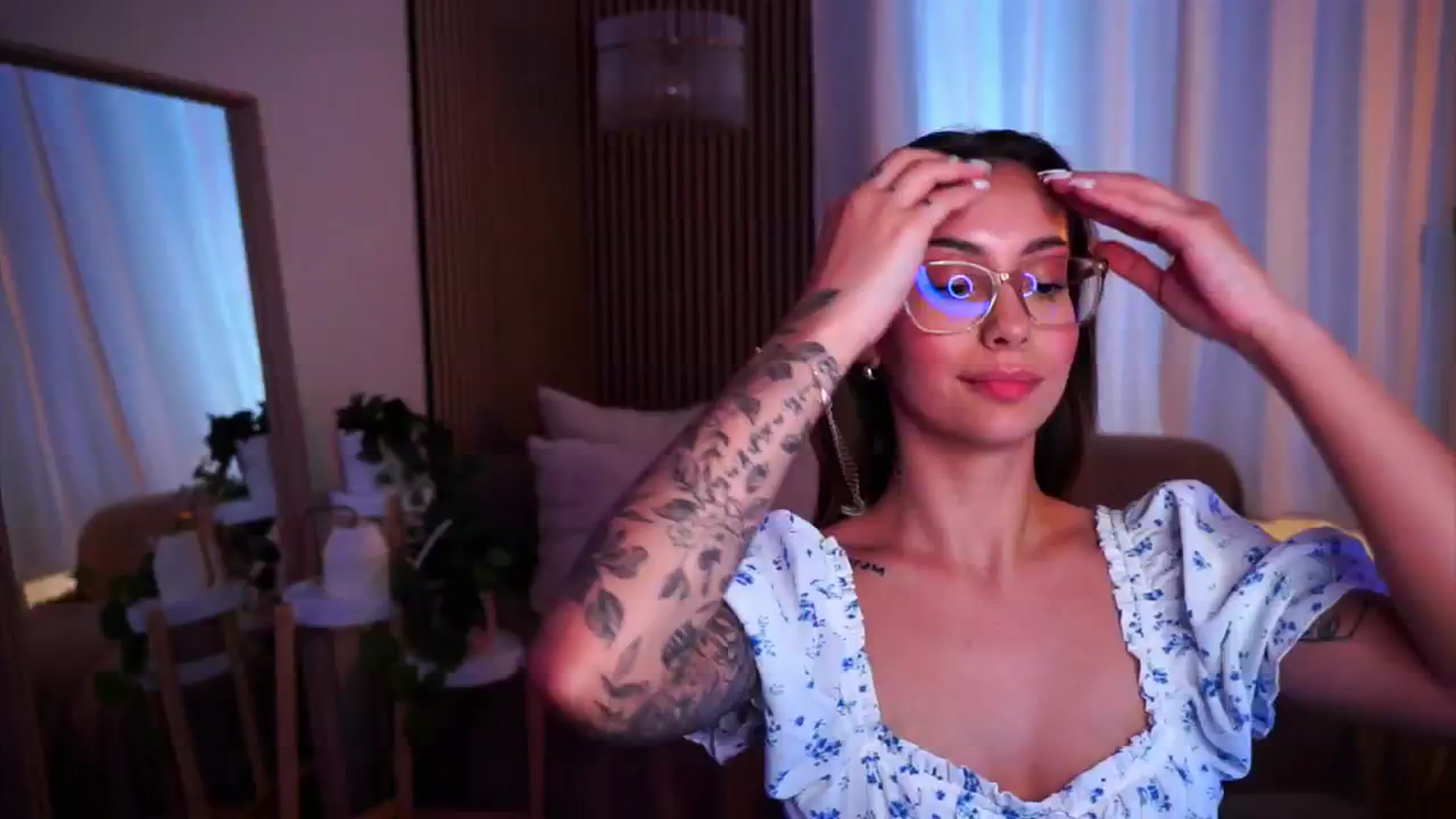 Gallery image thumbnail from Naomii18's myfreecams stream on, 06/03/2025, 17:58 image 4 of 20