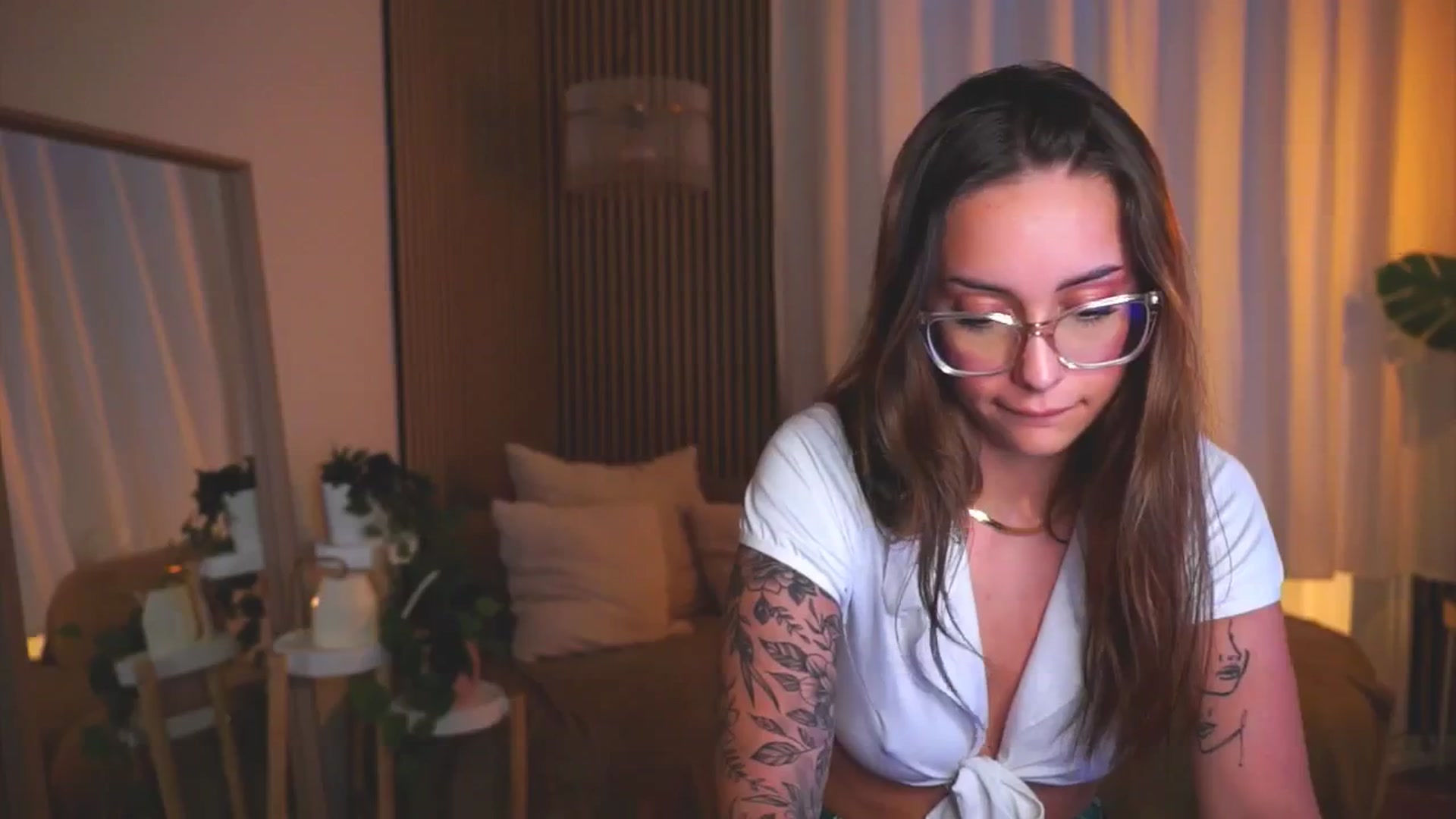 Gallery image thumbnail from Naomii18's myfreecams stream on, 06/05/2025, 18:05 image 12 of 20