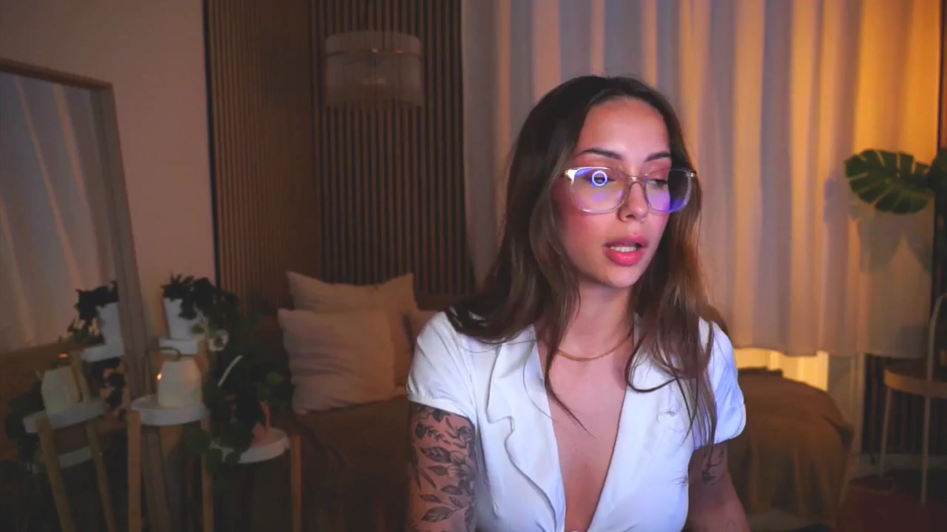 Gallery image thumbnail from Naomii18's myfreecams stream on, 06/05/2025, 18:05 image 9 of 20