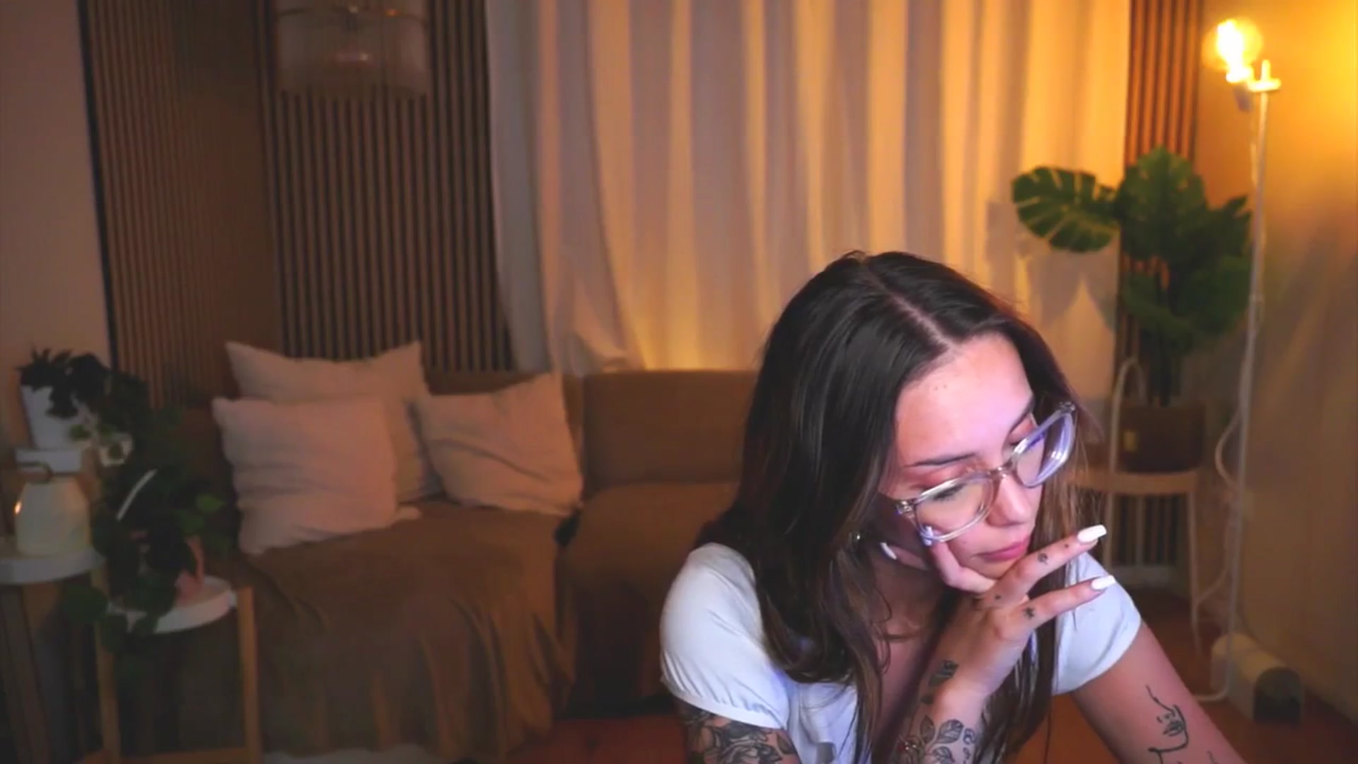 Gallery image thumbnail from Naomii18's myfreecams stream on, 06/05/2025, 18:56 image 10 of 20