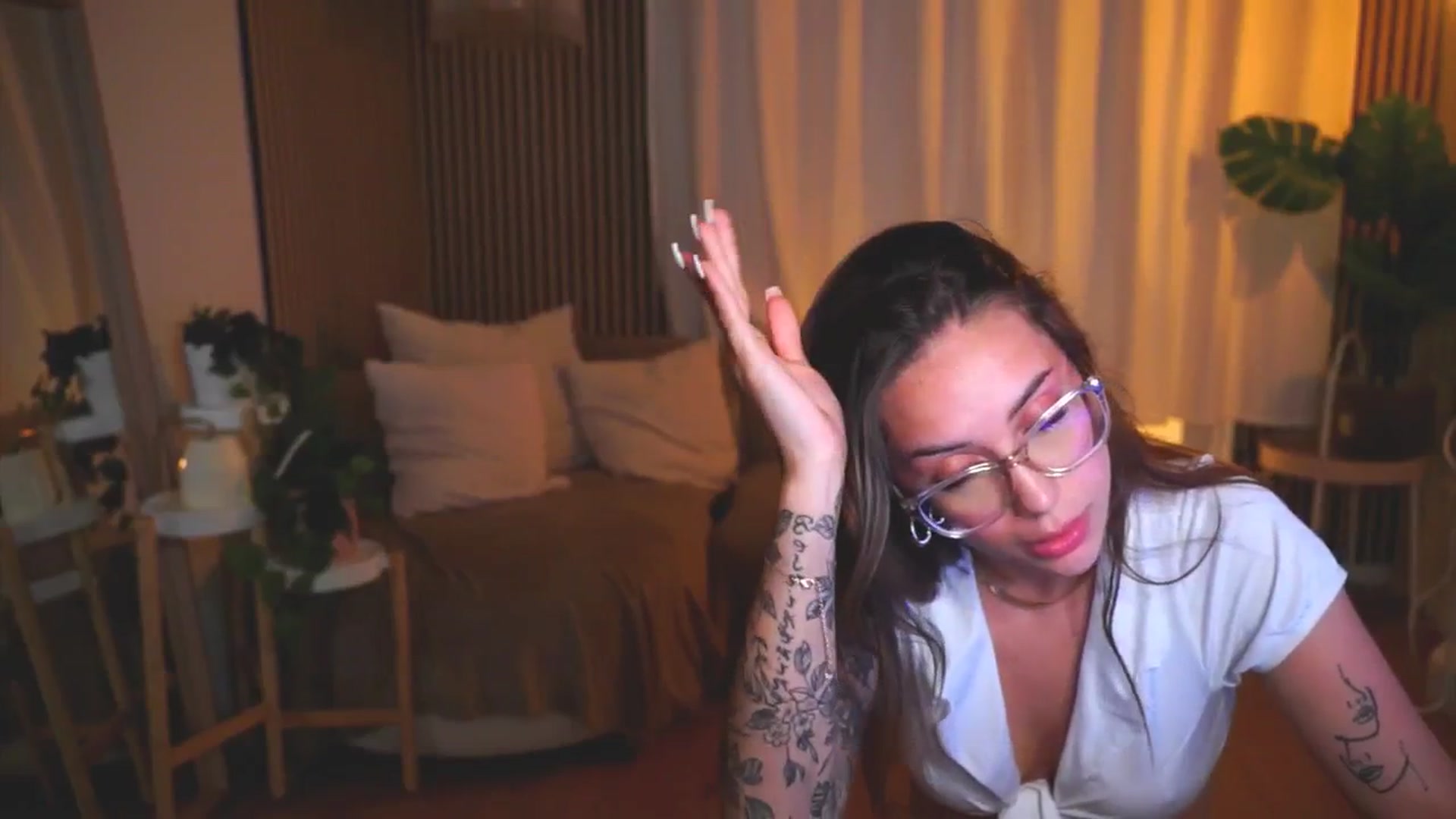 Gallery image thumbnail from Naomii18's myfreecams stream on, 06/05/2025, 18:56 image 15 of 20