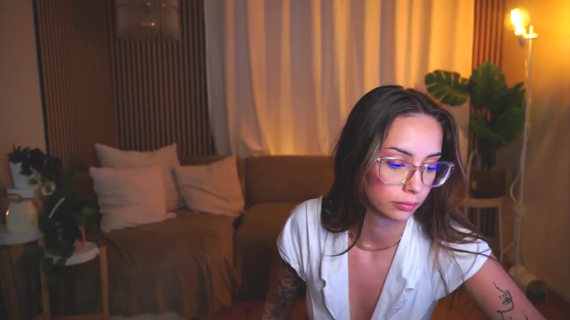 Gallery image thumbnail from Naomii18's myfreecams stream on, 06/05/2025, 18:56 image 11 of 20