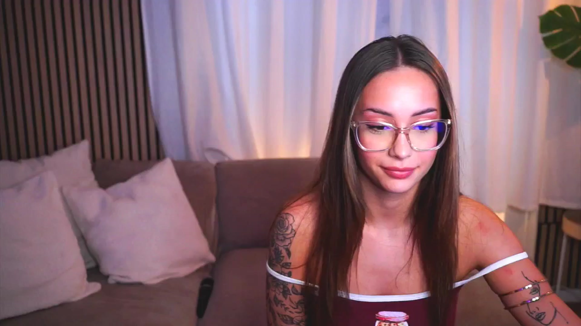 Gallery image thumbnail from Naomii18's myfreecams stream on, 06/07/2025, 16:37 image 11 of 20