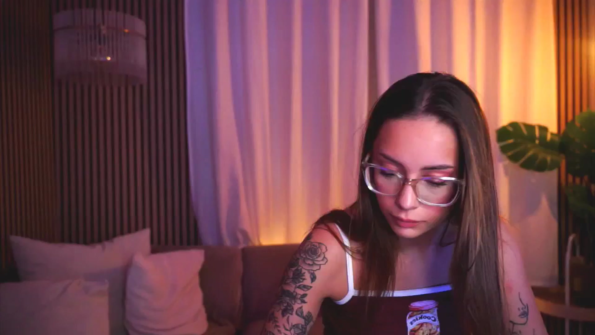 Gallery image thumbnail from Naomii18's myfreecams stream on, 06/07/2025, 19:31 image 18 of 20
