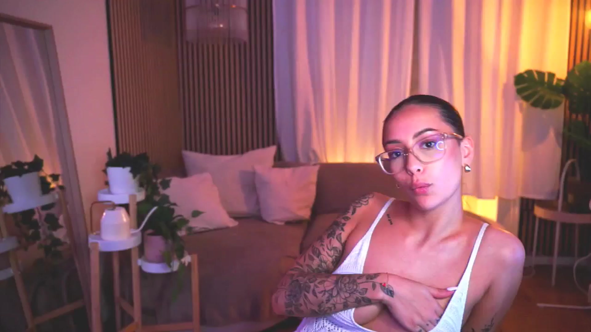 Gallery image thumbnail from Naomii18's myfreecams stream on, 06/08/2025, 20:01 image 20 of 20