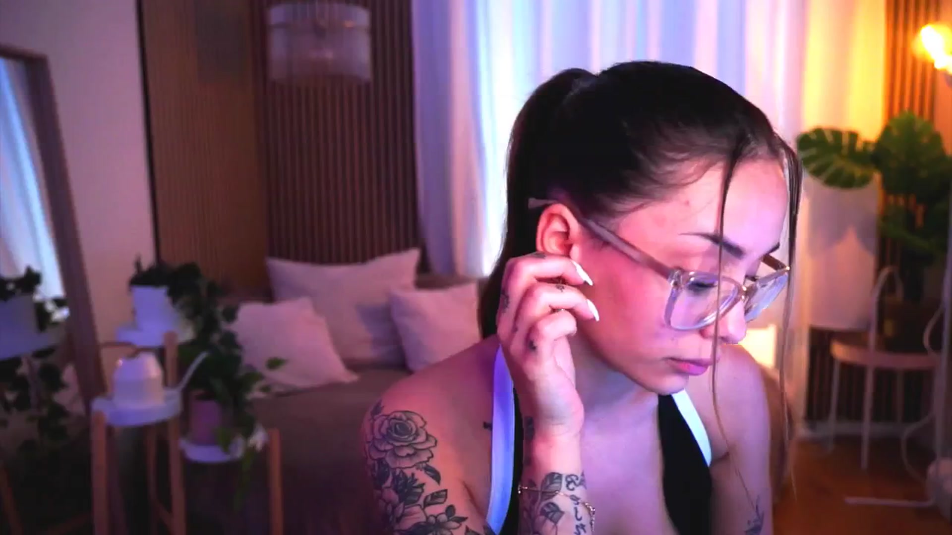 Gallery image thumbnail from Naomii18's myfreecams stream on, 06/12/2025, 14:19 image 16 of 20