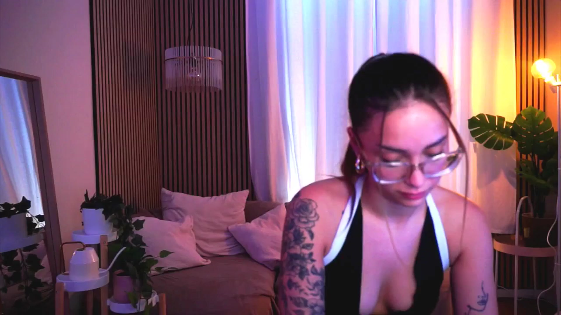 Gallery image thumbnail from Naomii18's myfreecams stream on, 06/12/2025, 16:04 image 7 of 20