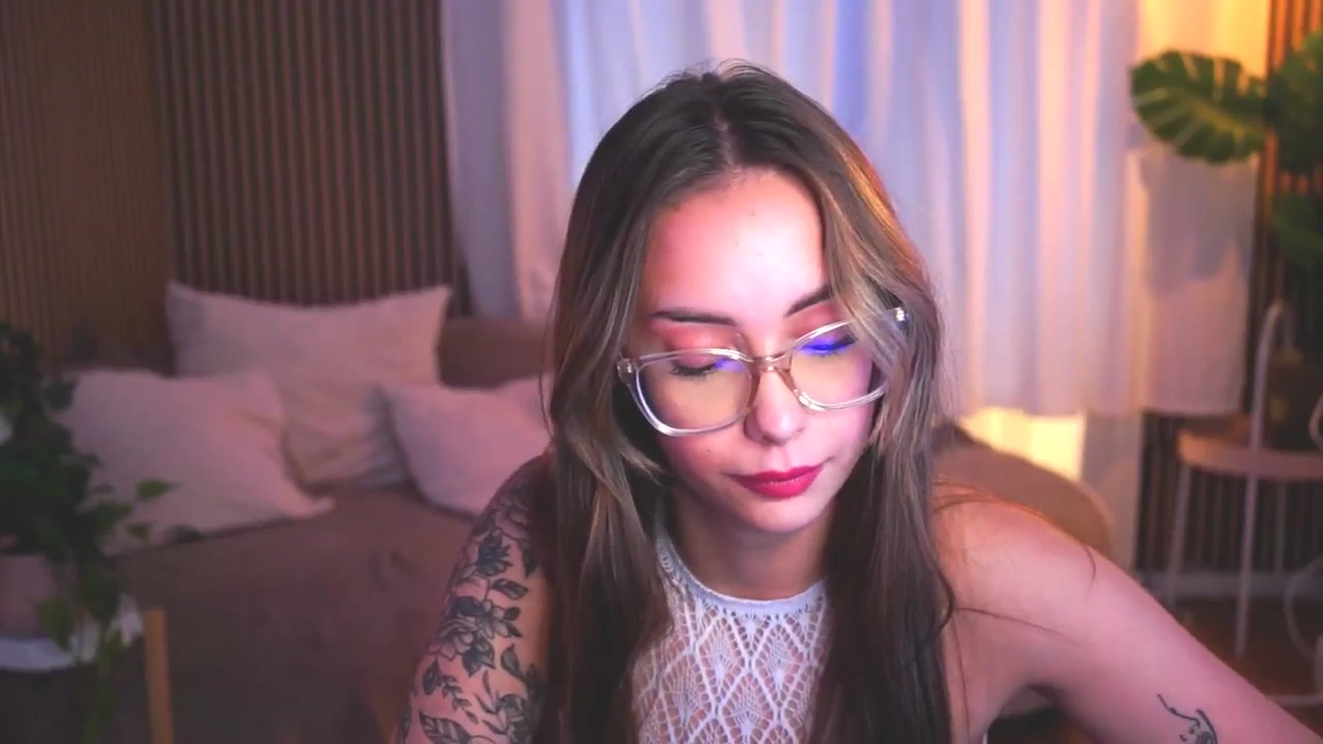 Gallery image thumbnail from Naomii18's myfreecams stream on, 06/17/2025, 16:43 image 20 of 20