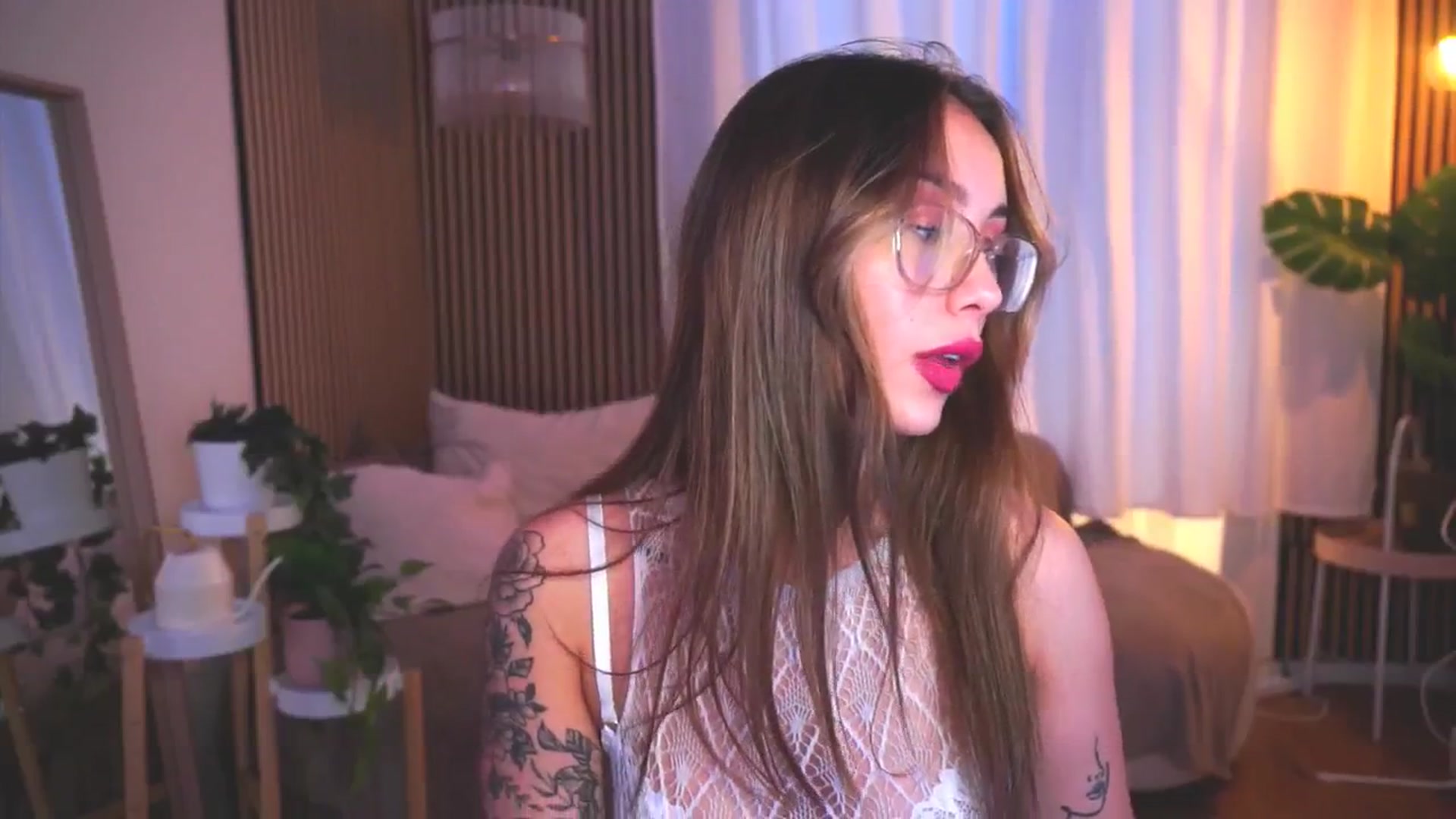 Gallery image thumbnail from Naomii18's myfreecams stream on, 06/17/2025, 16:43 image 2 of 20