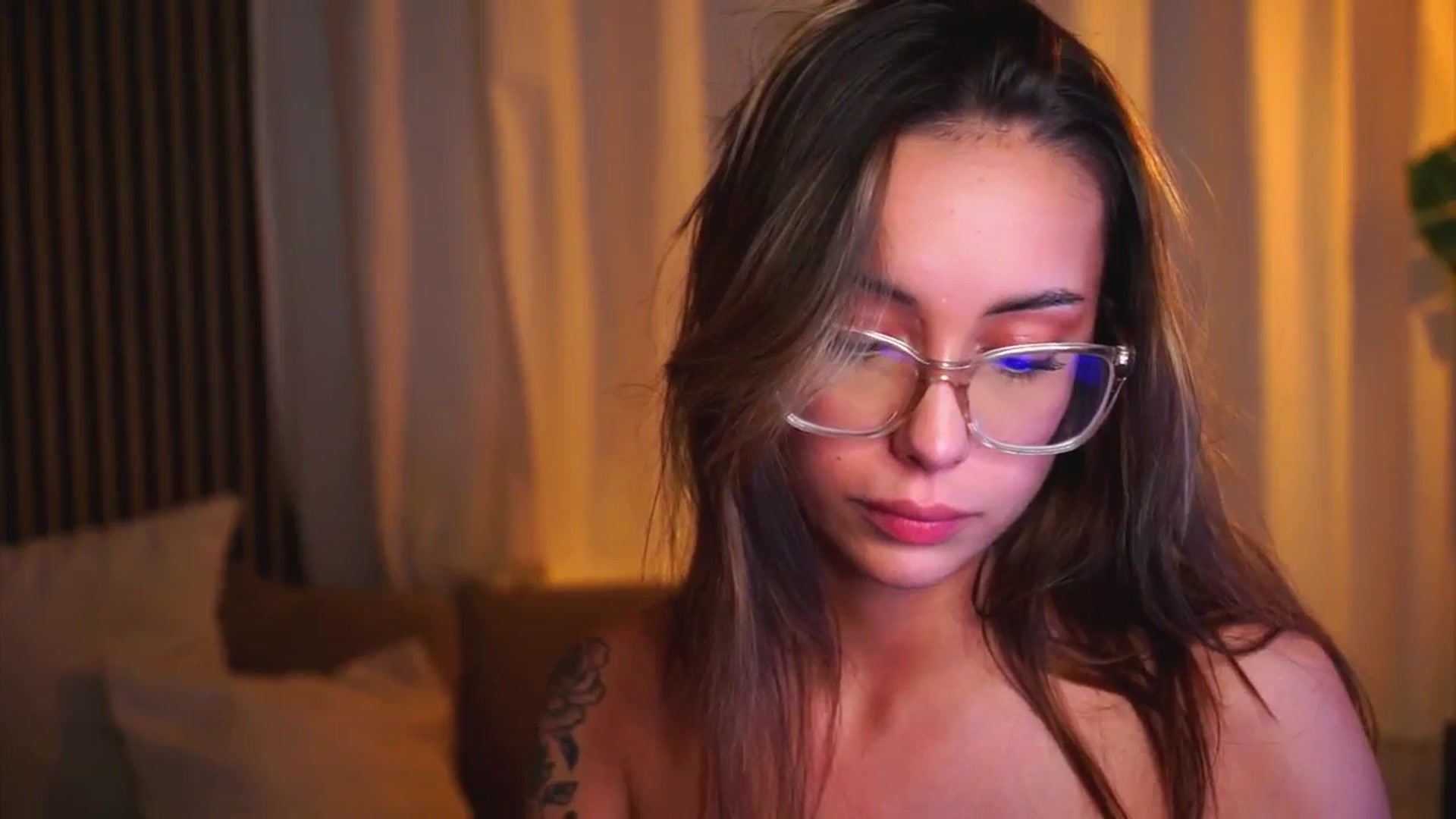Gallery image thumbnail from Naomii18's myfreecams stream on, 06/18/2025, 20:35 image 20 of 20