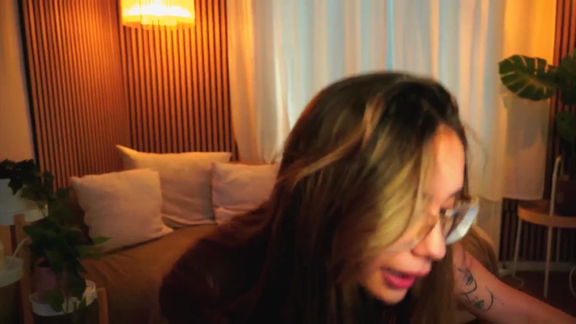 Gallery image thumbnail from Naomii18's myfreecams stream on, 06/19/2025, 14:08 image 11 of 20