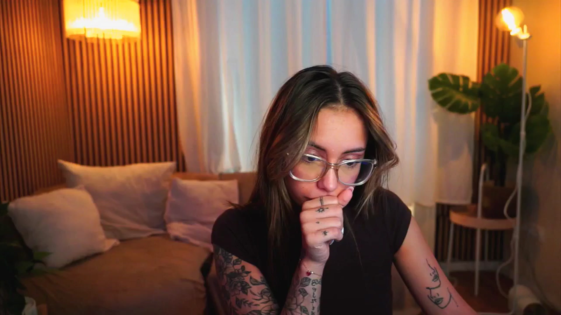 Gallery image thumbnail from Naomii18's myfreecams stream on, 06/19/2025, 14:24 image 20 of 20