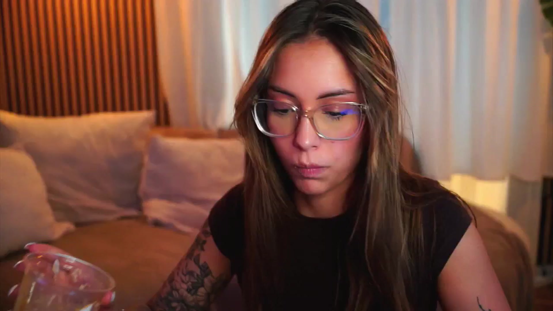 Gallery image thumbnail from Naomii18's myfreecams stream on, 06/19/2025, 14:24 image 3 of 20