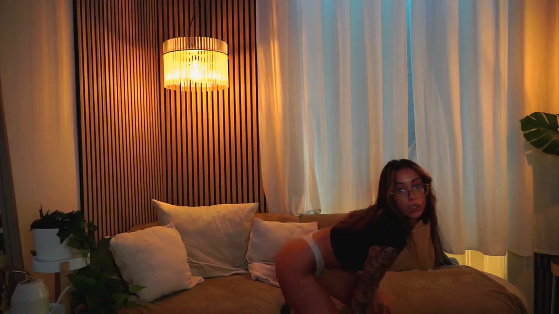 Gallery image thumbnail from Naomii18's myfreecams stream on, 06/19/2025, 16:06 image 4 of 20