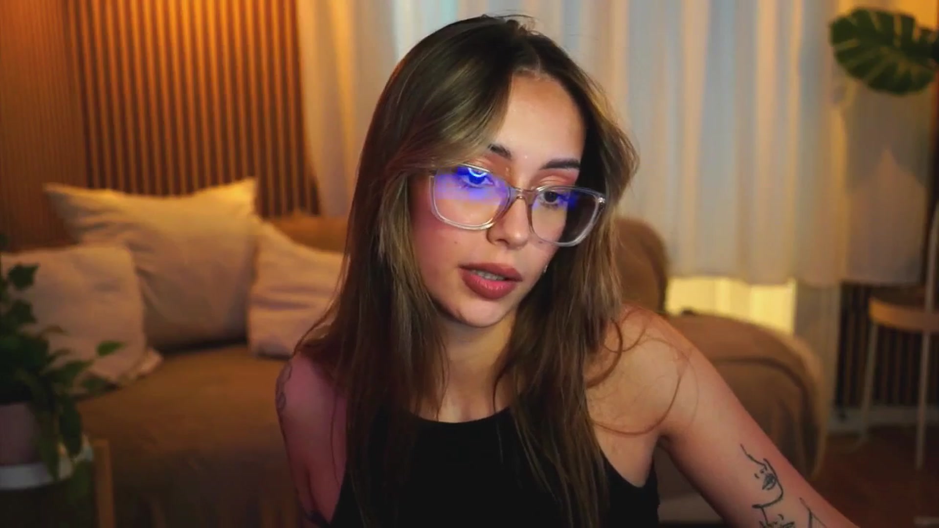 Gallery image thumbnail from Naomii18's myfreecams stream on, 06/24/2025, 15:56 image 19 of 20