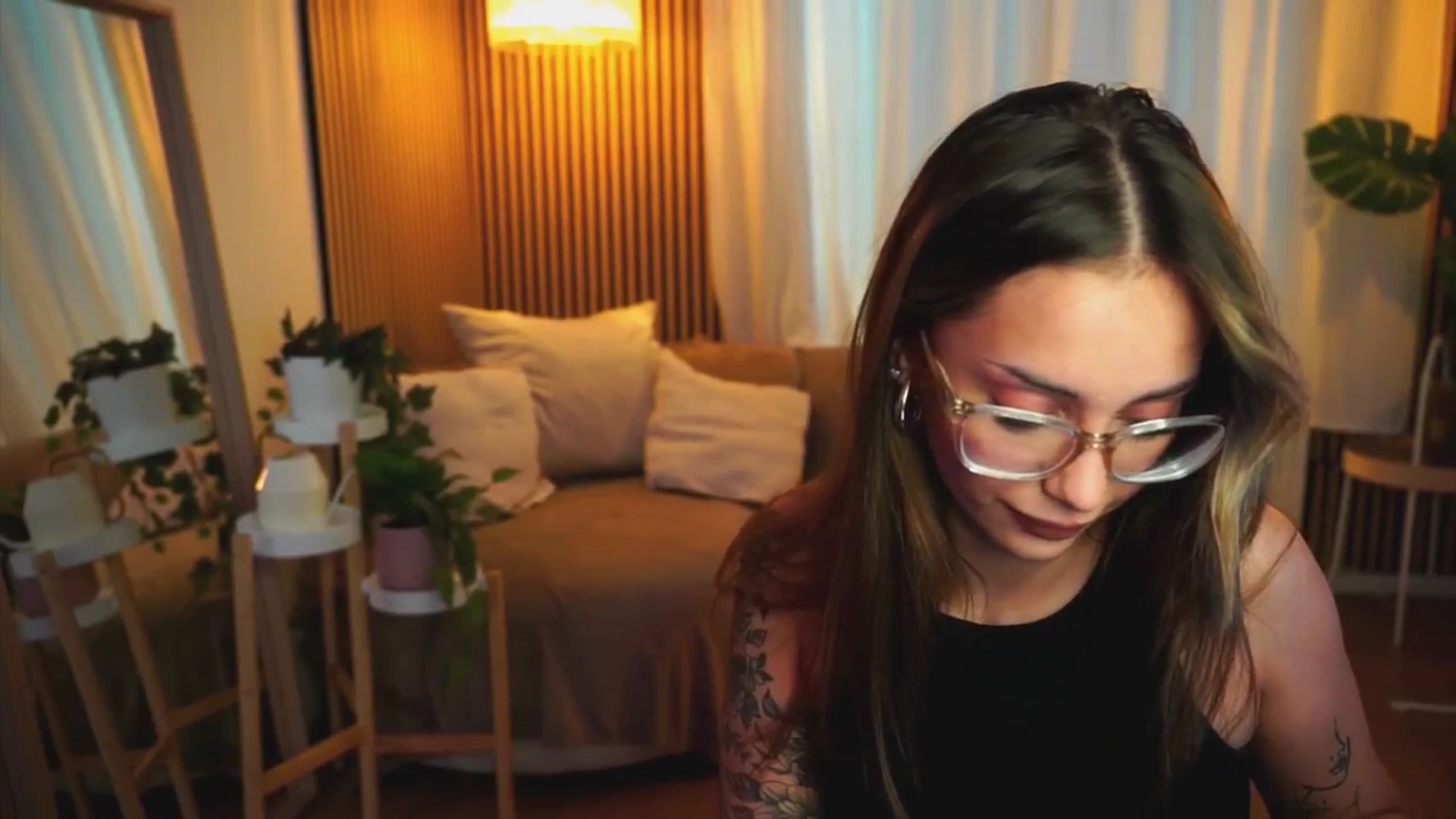 Gallery image thumbnail from Naomii18's myfreecams stream on, 06/24/2025, 15:56 image 10 of 20