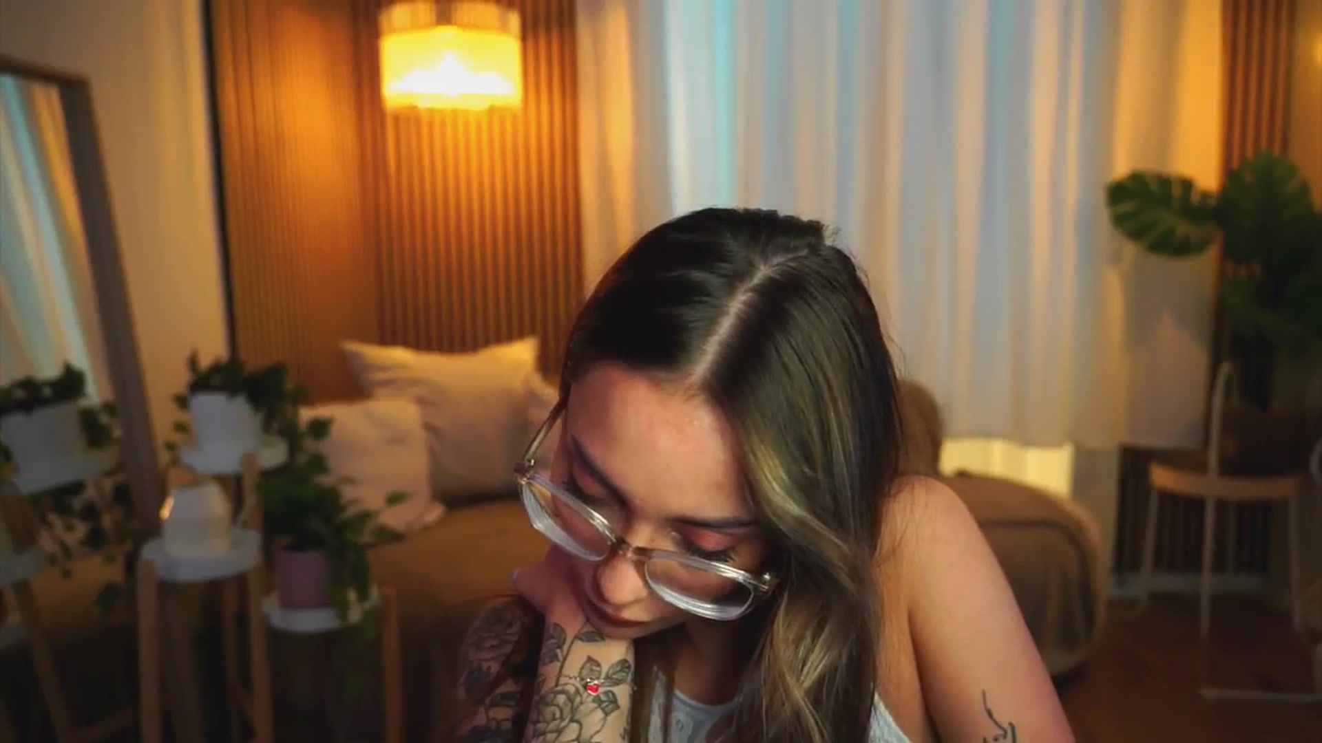 Gallery image thumbnail from Naomii18's myfreecams stream on, 06/24/2025, 15:56 image 7 of 20