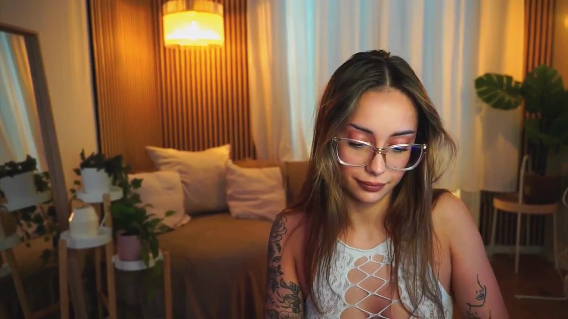 Gallery image thumbnail from Naomii18's myfreecams stream on, 06/24/2025, 15:56 image 6 of 20