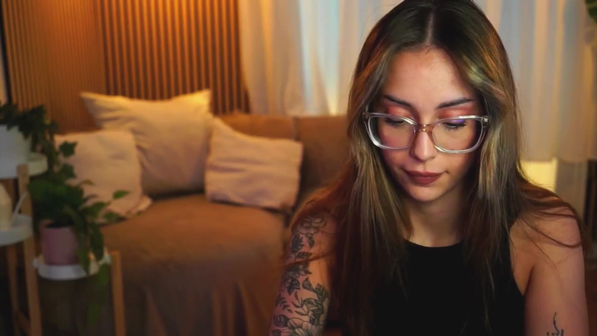 Gallery image thumbnail from Naomii18's myfreecams stream on, 06/24/2025, 15:56 image 20 of 20