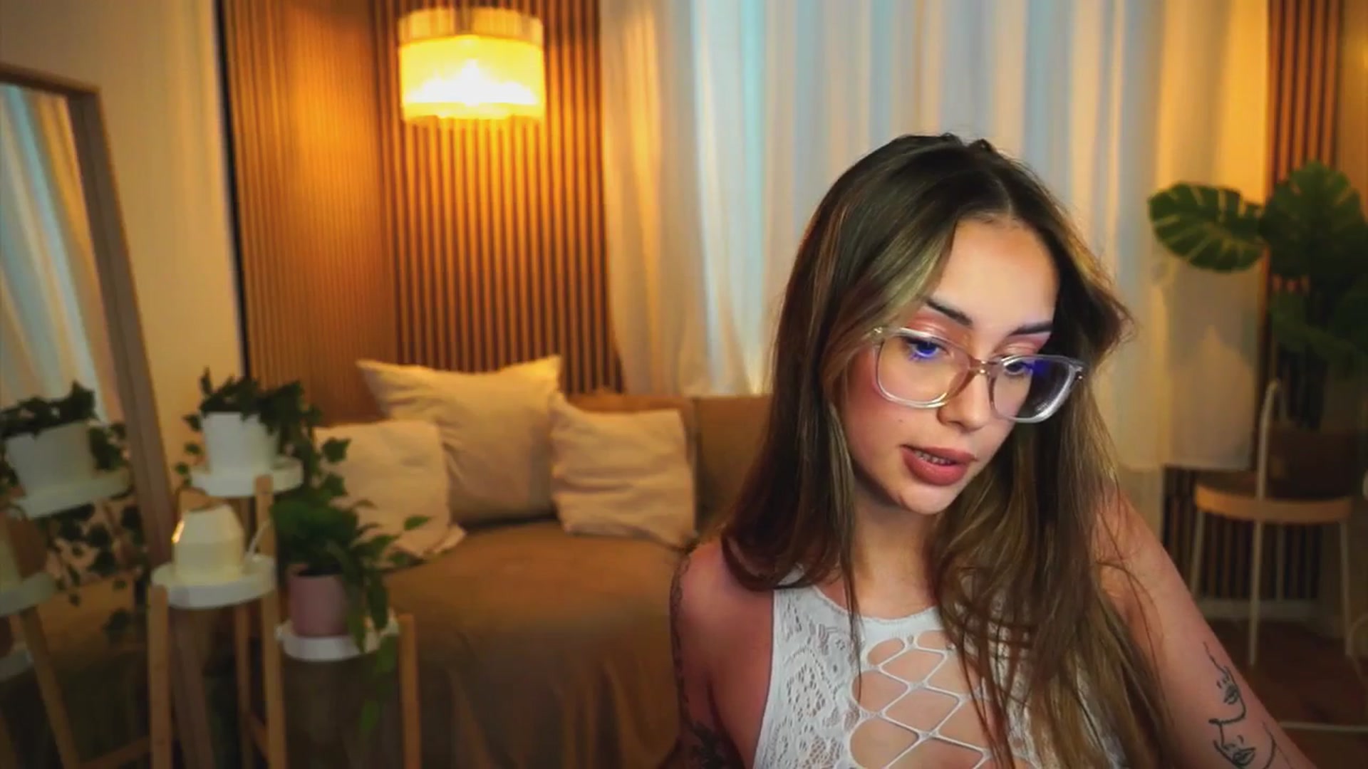 Gallery image thumbnail from Naomii18's myfreecams stream on, 06/24/2025, 15:56 image 2 of 20