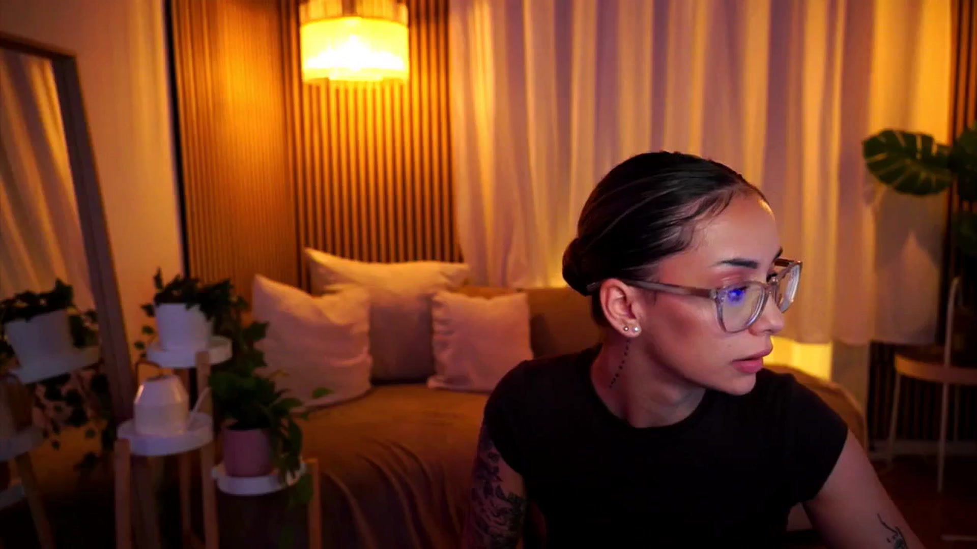 Gallery image thumbnail from Naomii18's myfreecams stream on, 06/25/2025, 21:00 image 10 of 20