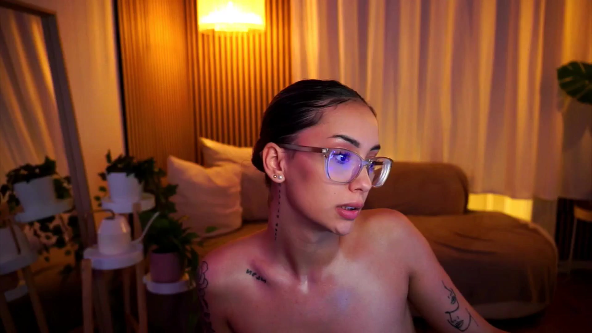 Gallery image thumbnail from Naomii18's myfreecams stream on, 06/25/2025, 21:46 image 20 of 20