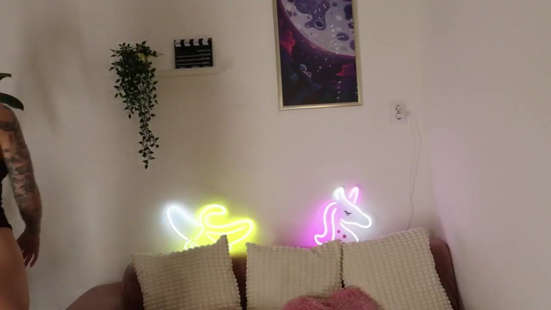 Gallery image thumbnail from Naomii20's myfreecams stream on, 05/04/2026, 15:53 image 19 of 20