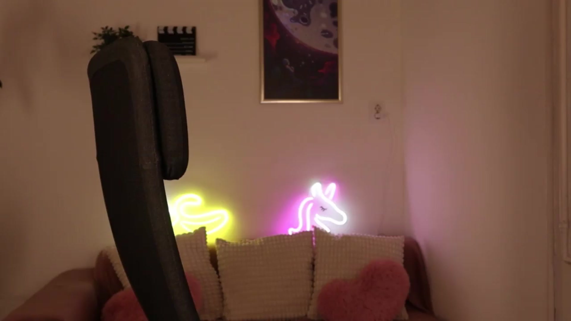 Gallery image thumbnail from Naomii20's myfreecams stream on, 05/06/2026, 16:49 image 16 of 20