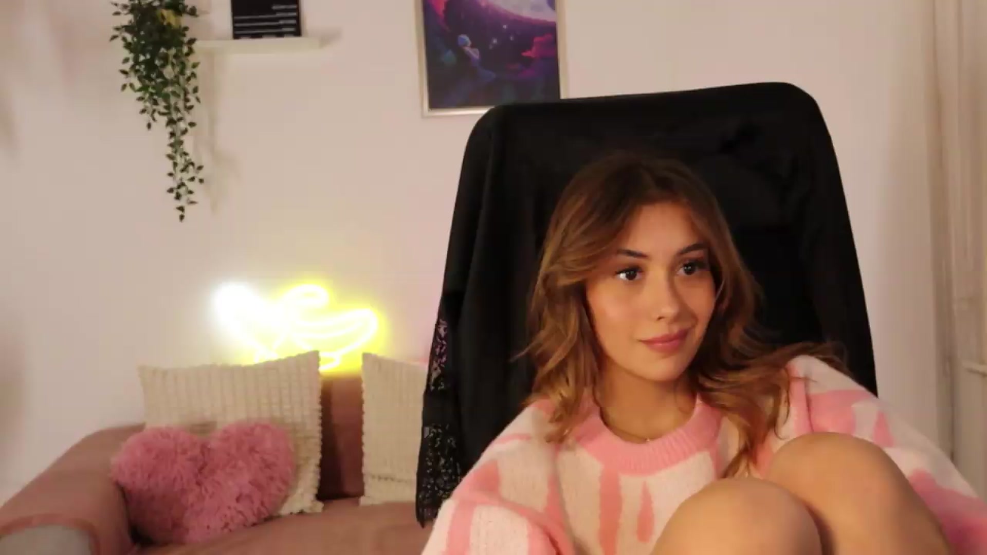 Gallery image thumbnail from Naomii20's myfreecams stream on, 05/07/2026, 14:51 image 20 of 20