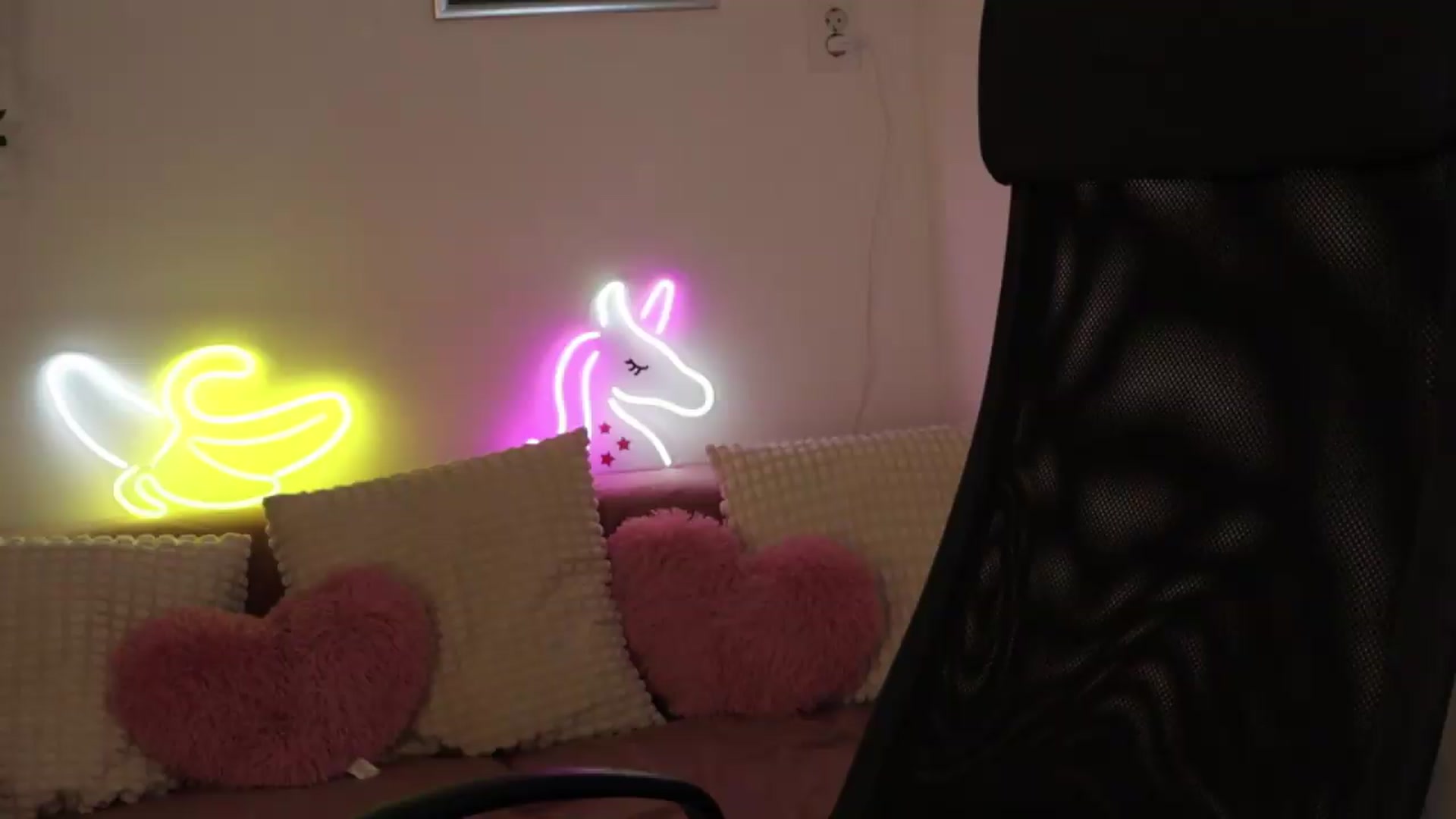 Gallery image thumbnail from Naomii20's myfreecams stream on, 05/12/2026, 16:05 image 16 of 20