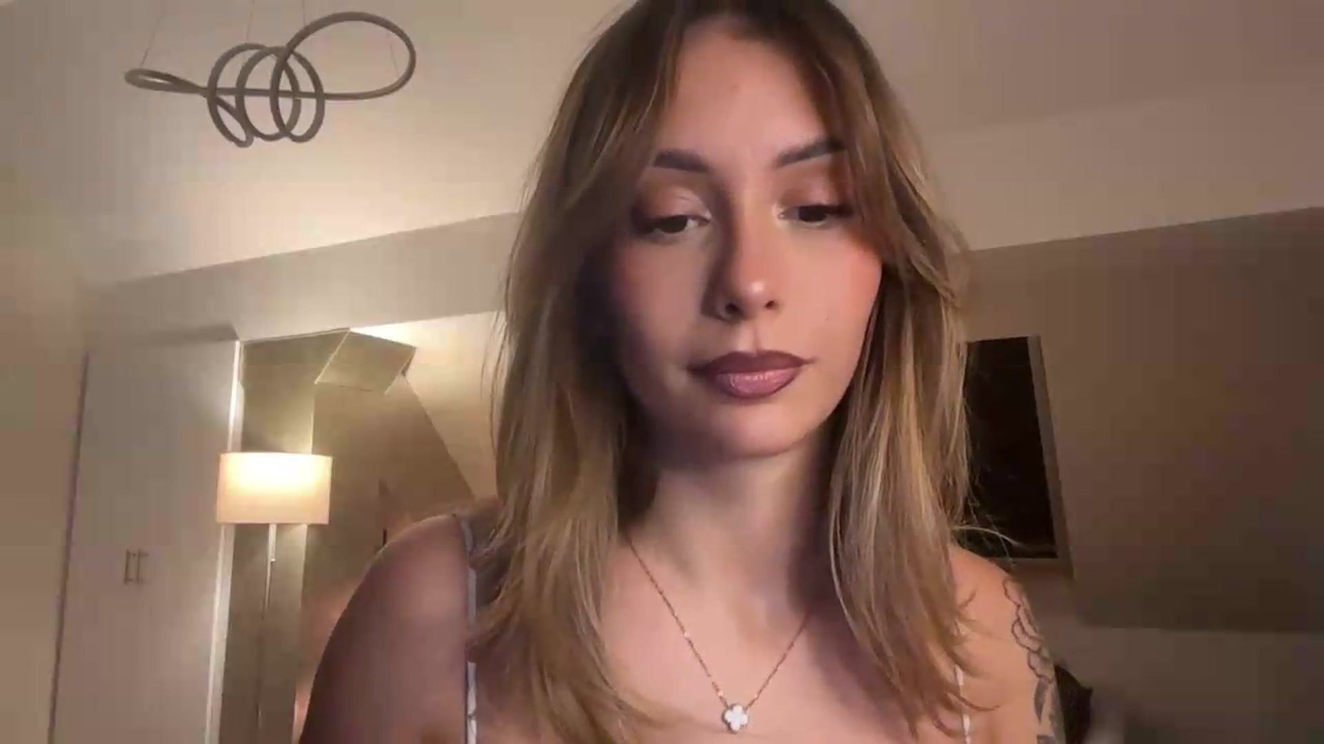 Gallery image thumbnail from Naomii20's myfreecams stream on, 06/22/2026, 14:43 image 2 of 20