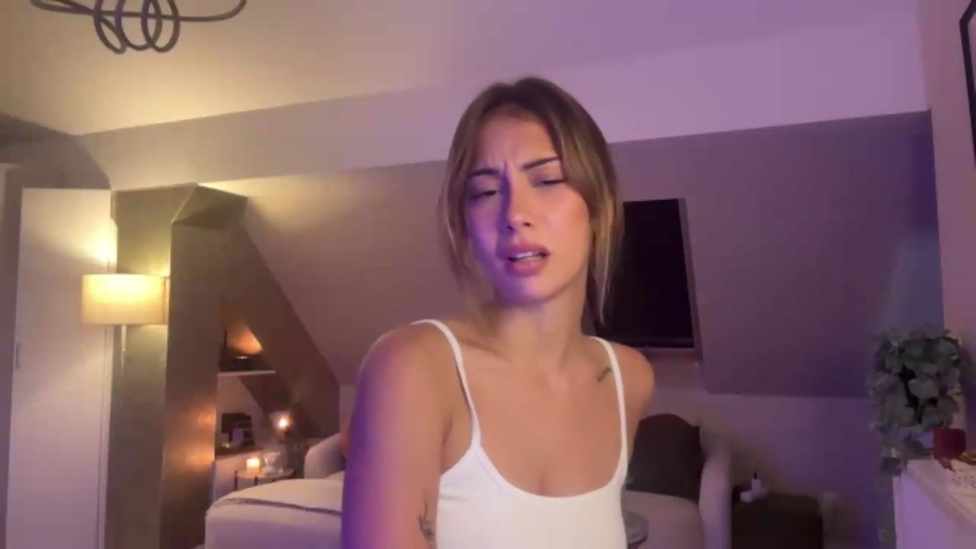 Gallery image thumbnail from Naomii20's myfreecams stream on, 07/02/2026, 12:46 image 3 of 20