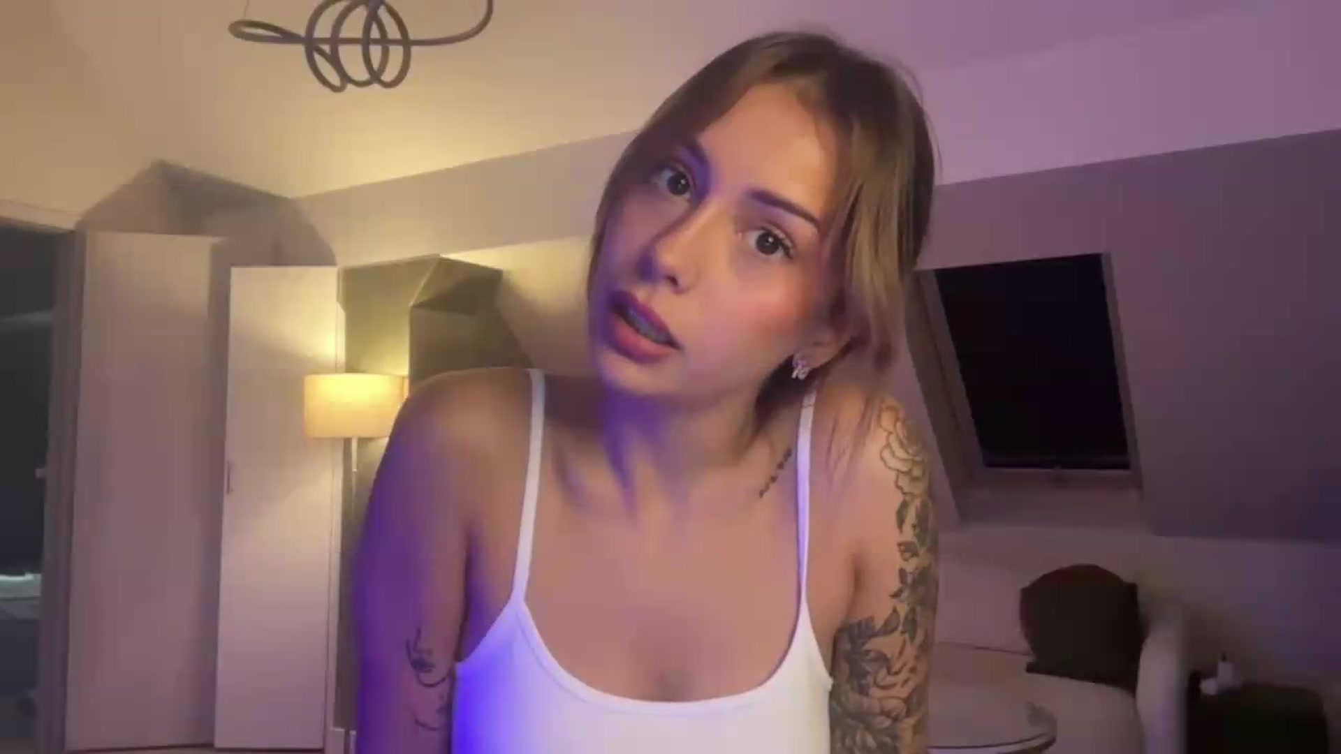 Gallery image thumbnail from Naomii20's myfreecams stream on, 07/02/2026, 12:46 image 11 of 20