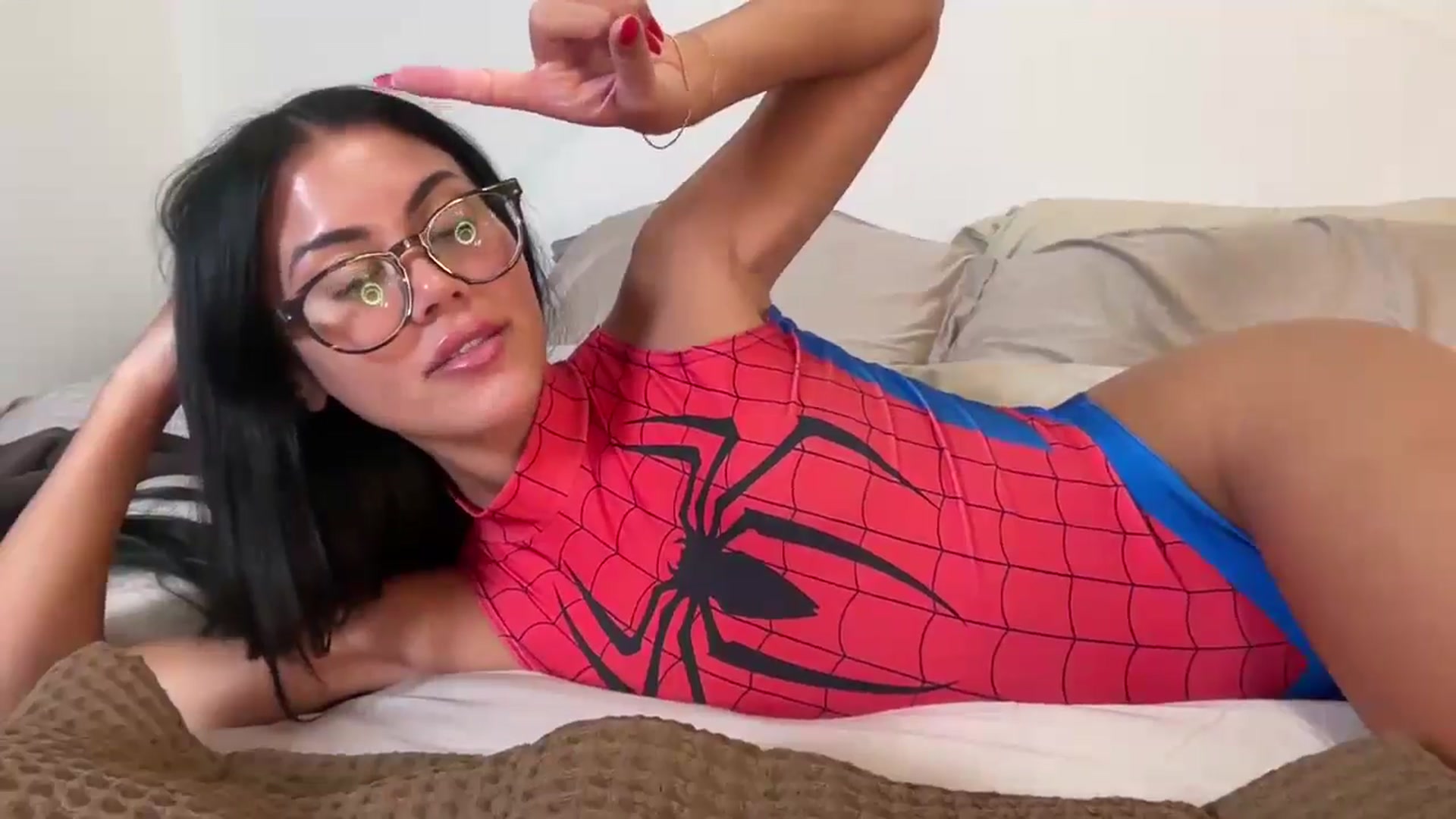 Gallery image thumbnail from Naomilynn's myfreecams stream on, 10/09/2024, 24:50 image 11 of 20