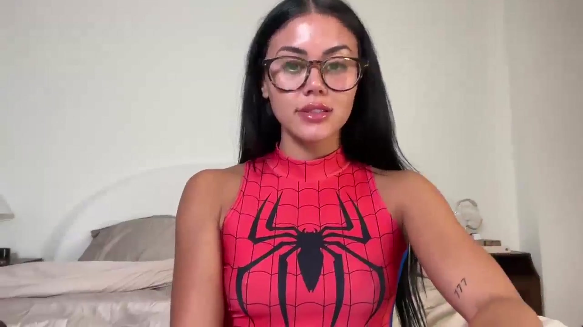 Gallery image thumbnail from Naomilynn's myfreecams stream on, 10/09/2024, 04:32 image 6 of 20